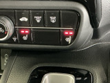 運転席/助手席シートヒーターで寒い日もすぐに温かくなり快適に過ごせます。2段階の温度調整が可能です
