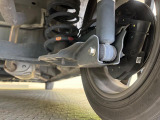 お車を安心してお乗りいただく為には、足回りの定期点検が欠かせません。サービスサポート(有償保証)では無料点検もご提供しており、安心のカーライフをお過ごしいただけるサポート体制が整っています。