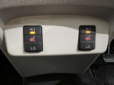 冬場に嬉しい運転席、助手席シートヒーター付きでポカポカ