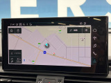 ●純正ナビ:一体感のあるナビは、高級感ある車内を演出してくれます。オーディオ機能も充実しておりますので、運転もより楽しめます♪