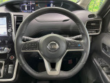 【純正革巻きステアリング】上質な革を使用することで、手にしっかり馴染みとても運転しやすいハンドルです♪