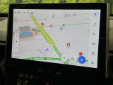 【10.5インチナビ】高級感とインパクトのある大画面ナビを装備。各種オーディオ操作はもちろん、スマホ連携もできる利便性の高いナビです♪