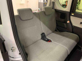 余裕のある運転席ですので、快適なドライブをお楽しみいただけます。