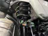 お車を安心してお乗りいただく為には、足回りの定期点検が欠かせません。サービスサポート(有償保証)では無料点検もご提供しており、安心のカーライフをお過ごしいただけるサポート体制が整っています。