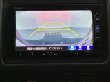 バックでの車庫入れも安心です! リアカメラが付いているバックモニター付のナビを装備しております。操作線もついており距離感も画面から確認できます。