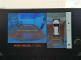 【全周囲カメラ】まるで上から車を見ている様に移ります☆縦列駐車や幅寄せ時に大活躍♪