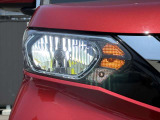 【LEDヘッドライト】とっても明るいLEDヘッドライトが装着されているので、夜の運転も明るく安全です。