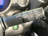 【オートライト】周りの明るさに応じて自動でヘッドライトの点灯・消灯ができる機能です!ライトの付け忘れ・消し忘れなどが無くなり、雨の日や夕方の走行も安心!トンネル通過時も便利ですね♪