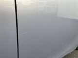 傷等が御座いますので、現車をご覧になって状態を確認をして下さい。修理をご希望の方は有償になりますが、弊社板金工場にて修理可能です!詳細はスタッフにご相談ください!