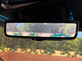 【デジタルインナーミラー】後席の大きな荷物や同乗者で後方が確認しづらい時でも安心!カメラが撮影した車両後方の映像をルームミラー内に表示。クリアな視界で状況の確認が可能です!