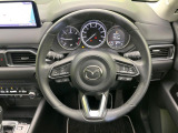 【純正革巻きステアリング】上質な革を使用することで、手にしっかり馴染みとても運転しやすいハンドルです♪