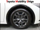 デザイン性にも優れた純正アルミホイールです。