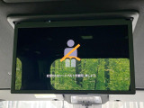【フリップダウンモニター】大画面モニターで後席でもエンタメをお楽しみいただけます。小さなお子様にも大人気の装備です♪