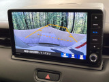 【バックカメラ】駐車時に後方がリアルタイム映像で確認できます。大型商業施設や立体駐車場での駐車時や、夜間のバック時に大活躍!運転スキルに関わらず、今や必須となった装備のひとつです!