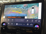 【パノラミックビューモニター】専用のカメラにより、上から見下ろしたような視点で360度クルマの周囲を確認することができます☆死角部分も確認しやすく、狭い場所での切り返しや駐車もスムーズに行えます。