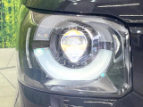 【LEDヘッドライト】悪天候や夜間走行時も良好な視界を確保し安心して運転できる高輝度LEDヘッドライトを装備!点灯速度が早く、消費電力も抑えられています。