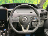【純正革巻きステアリング】上質な革を使用することで、手にしっかり馴染みとても運転しやすいハンドルです♪