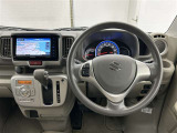 スタイリッシュなインパネ周りです!運転の際、常に目にする部分は、シックにまとめた飽きの来ないデザインが人気です!