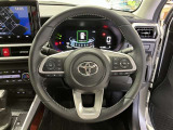 ステアリングから手を離さず、運転に集中したままオーディオ等の操作ができます。
