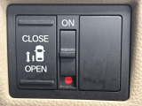 【パワースライドドア】スマートキーや運転席のスイッチでスライドドアの開閉が可能♪電動だから力を入れてドアを開ける必要が無く、小さいお子様でも、重い荷物を持っている時もラクに開け閉めできます♪