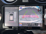 【アラウンドビューモニター】駐車時にまるで空から自分の車を見ているかのような映像を映し出して、安全に確認できる機能です!接触の危険が迫れば、表示や警告音で知らせてくれます!難しい駐車も楽々です!