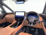 運転席まわりです。 各操作スイッチは使いやすい位置に配置されてます。