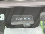【スズキ セーフティサポート】走行中に前方の車両等を認識し、衝突しそうな時は警報とブレーキで衝突回避と被害軽減をアシスト。より安全にドライブをお楽しみいただけます。