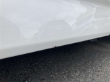 傷等が御座いますので、現車をご覧になって状態を確認をして下さい。修理をご希望の方は有償になりますが、弊社板金工場にて修理可能です!詳細はスタッフにご相談ください!