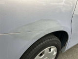 傷等が御座いますので、現車をご覧になって状態を確認をして下さい。修理をご希望の方は有償になりますが、弊社板金工場にて修理可能です!詳細はスタッフにご相談ください!