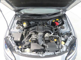 車にとって、とても大切な部分のエンジンルーム。綺麗に清掃済みで安心です。