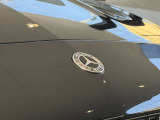 メルセデス・ベンツ[認定中古車]は、メルセデス・ベンツ日本株式会社が認定する中古車保証制度が適用される中古車です。これは正規販売店のみの特典です。