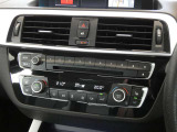 BMW SOSコール:エアバックが展開するような事故が発生した時に、車両に搭載されている通信端末から自動的にBMW SOSコールセンターにSOSコールが発信されます。