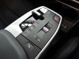 トグルスイッチ式のセレクターレバーが、より直感的で快適な操作性を実現。