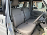 見通しのよいすっきりとした視界で、誰でも運転しやすいです。運転のしやすさは疲れにくさにも繋がりますよ♪
