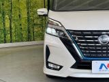 【LEDヘッドライト】悪天候や夜間走行時も良好な視界を確保し安心して運転できる高輝度LEDヘッドライトを装備!点灯速度が早く、消費電力も抑えられています。