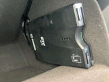 ETC車載機は助手席側のグローブボックス内部に取り付けられております。盗難防止に役立ちますし、邪魔になる事にもなりません!