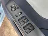 【電動格納ミラー】ドアミラー(サイドミラー)をスイッチ操作で自動的に折りたたんだり、元に戻したりできる機能です!