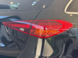 メルセデス・ベンツ[認定中古車]は、メルセデス・ベンツ日本株式会社が認定する中古車保証制度が適用される中古車です。これは正規販売店のみの特典です。