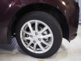 実車はアルミホイール組みの夏用タイヤを装着しています。
