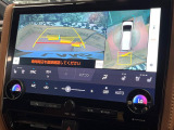 【パノラミックビューモニター】専用のカメラにより、上から見下ろしたような視点で360度クルマの周囲を確認することができます☆死角部分も確認しやすく、狭い場所での切り返しや駐車もスムーズに行えます。