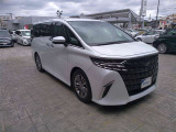 広々とした車内空間に優れた燃費性能。更にデザインも上質で人気のお車です!