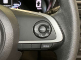 ステアリング右側に全車速追従機能付きACC操作スイッチ・ドライブモード切替ステアリングスイッチが付いています。