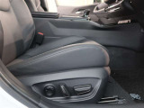 パワーシート搭載。微妙な調整が手軽にでき、ピッタリなポジションで運転することが可能です。