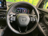 【純正革巻きステアリング】上質な革を使用することで、手にしっかり馴染みとても運転しやすいハンドルです♪