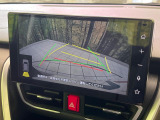 【バックカメラ】駐車時に後方がリアルタイム映像で確認できます。大型商業施設や立体駐車場での駐車時や、夜間のバック時に大活躍!運転スキルに関わらず、今や必須となった装備のひとつです!