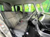 運転席シート廻りは使用感も少なく、良好な状態となっています。前オーナー様が丁寧に使っていたことがよくわかりますね。