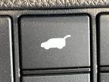 【パワーバックドア】スマートキーや運転席のボタンを押すだけでリアゲートが自動で開閉します!荷物を持っている時や、高い位置にあるバックドアを閉める際に便利な機能です♪