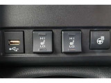 【シートヒーター】運転席、助手席ともにシートヒーター装備です。寒い朝、車内が暖まるのを待たずに快適に出発できます♪気持ちよく1日が始まります。