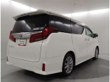 リヤ5面はプライバシーガラス☆強い日差しや車外の視線から室内を守ってくれます。