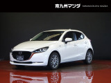 中古車専門再生工場にて熟練専任スタッフが丁寧に清掃、仕上げを実施しております。また、お客様に安心してご検討いただける様、公取協が定める基準に基づき車両検査を実施し、車両状態評価証を発行しております。